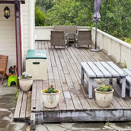 Four-Bedroom Holiday Home In Skjold Vindafjord