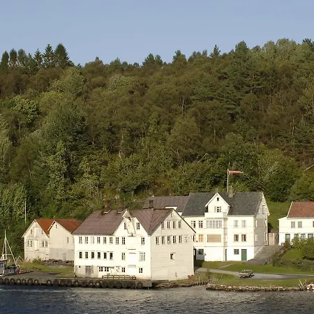 Four-Bedroom Holiday Home In Skjold * Vindafjord